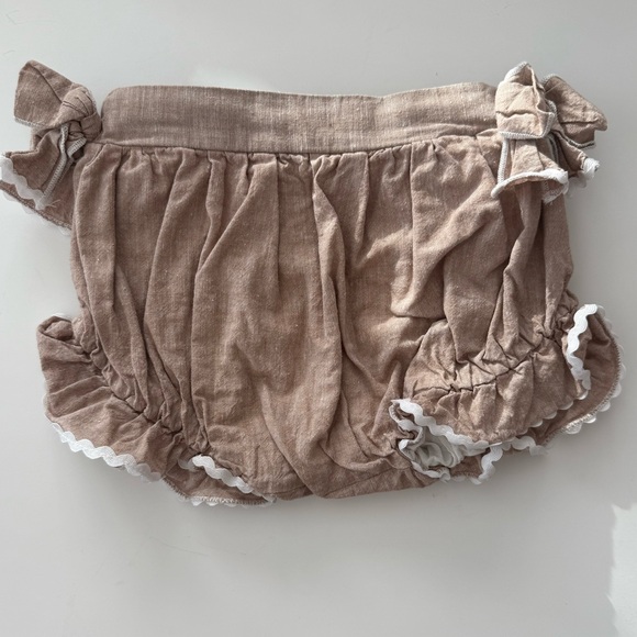 Petite Maison Ashlyn Linen Top and Shorts Set 2T - Picture 9 of 11